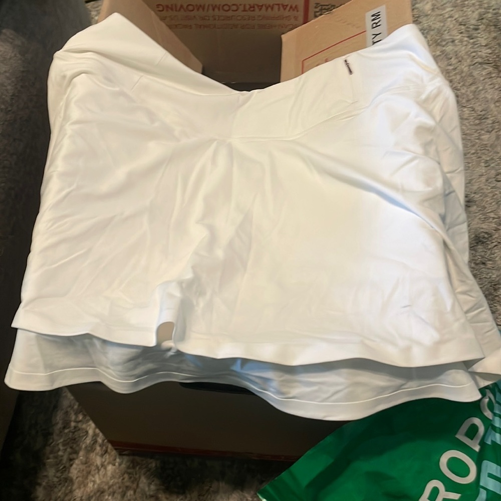 Calla mid rise skort